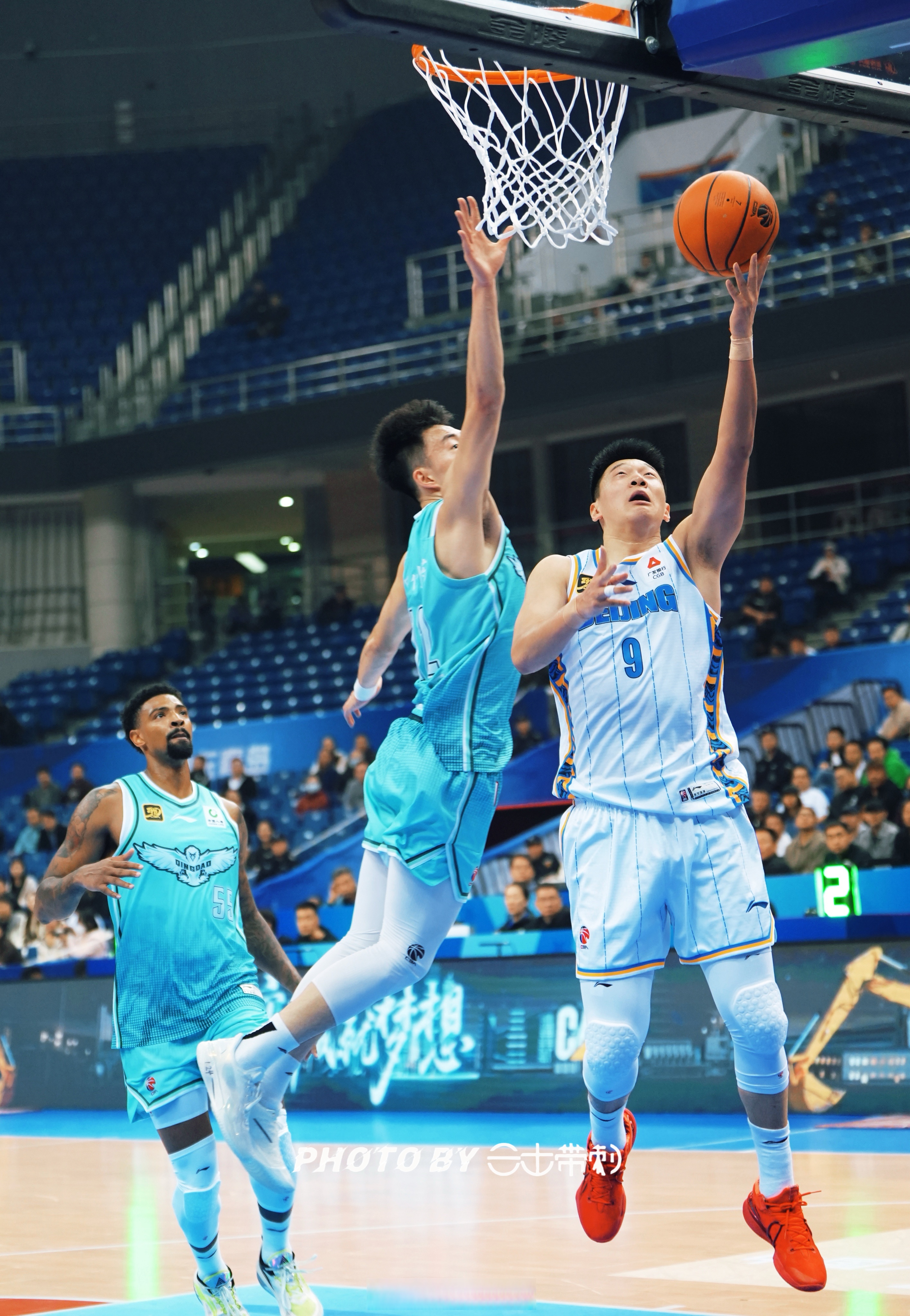 拉齐奥训练开放日；清晨造点机会引欢呼；CBA常规赛在即；临场指挥获称赞(拉齐奥队照片)-爱游戏网站