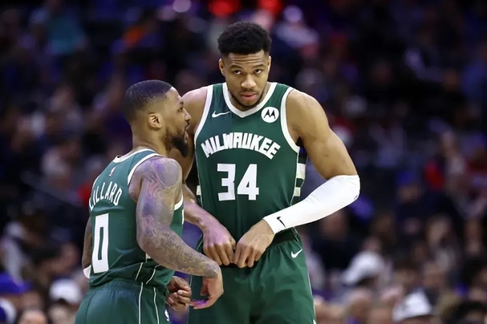 包含窗口期体能课后，密尔沃基雄鹿复出首秀备战NBA季后赛，底气十足，控场能力受关注的词条-爱游戏大陆