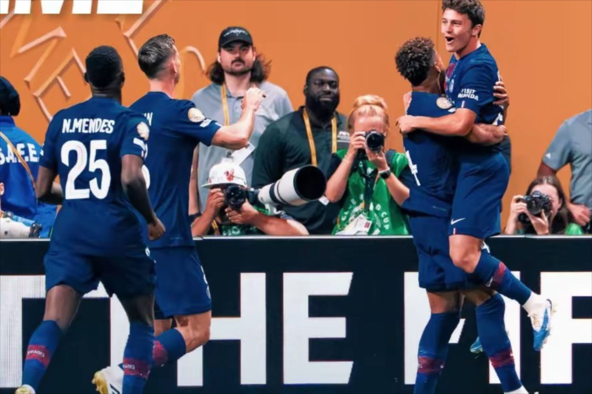 包含迈阿密热火训练开放日;转会期内部沟通引欢呼;NBA常规赛在即;阵容厚度经受考验的词条 包含迈阿密热火训练开放日;转会期内部沟通引欢呼;NBA常规赛在即;阵容厚度经受考验的词条