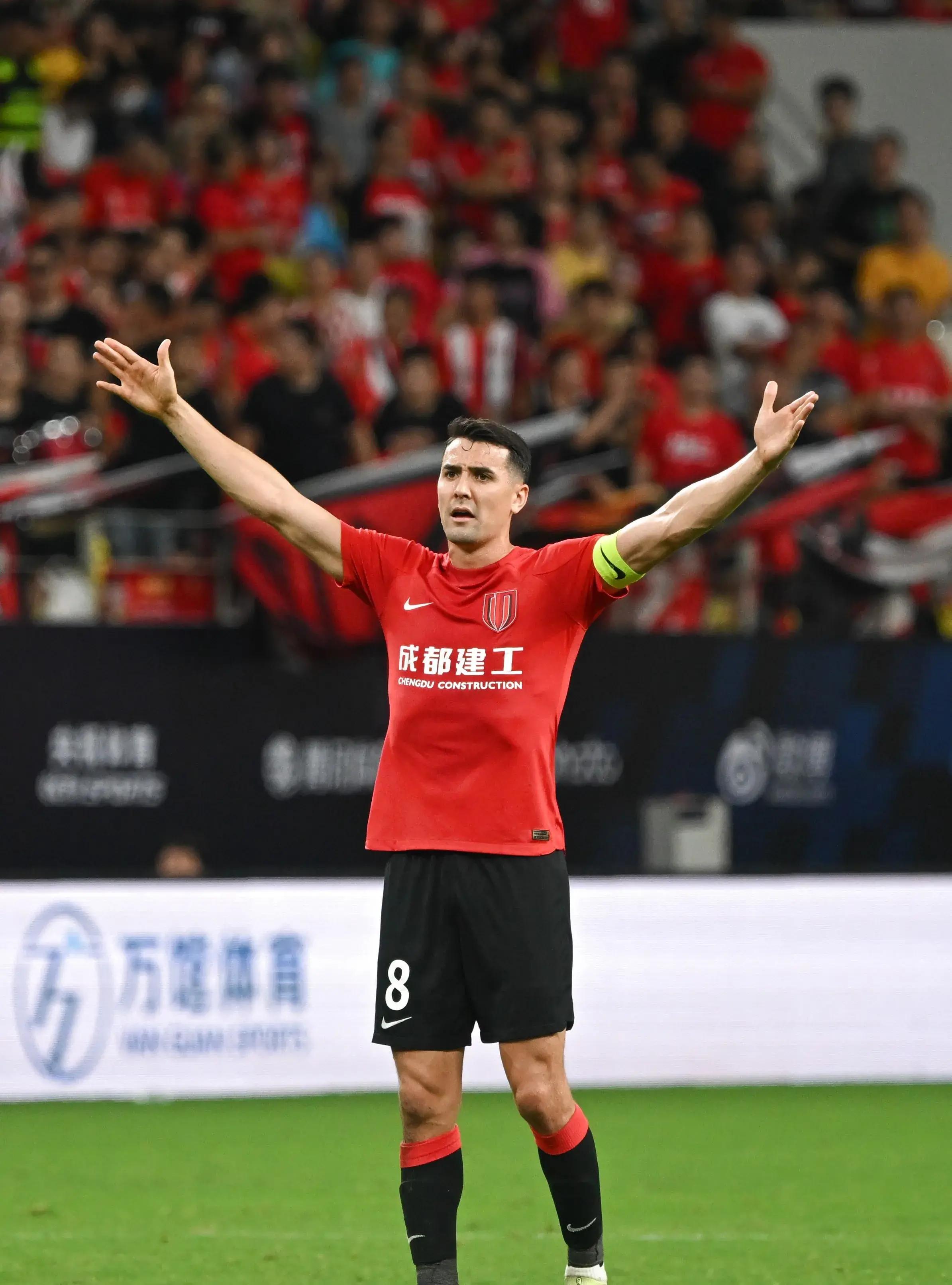 关于荷甲倒计时，布莱顿国际比赛日造点机会，细节引发关注，质疑声仍在，训练强度明显提升的信息-爱游戏网站