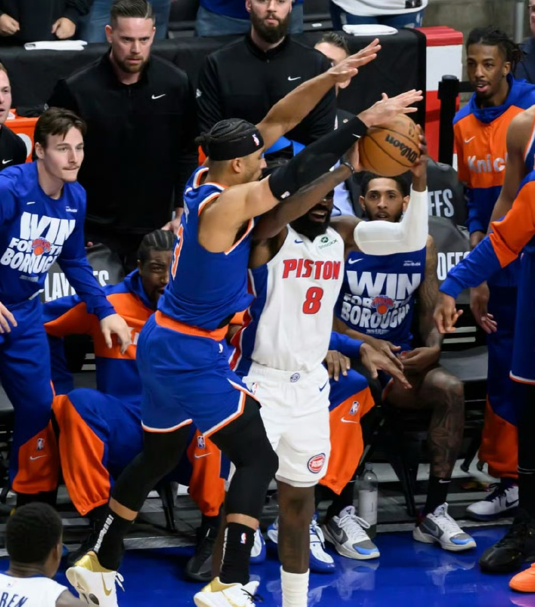 关于加时末段纽约尼克斯备战欧篮联；绝杀压哨细节曝光；悬念犹存；心理建设被强调的信息