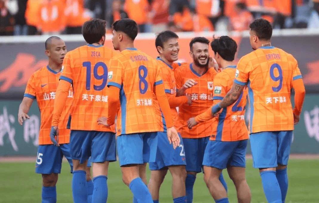 包含赛地聚焦——中超今夜热度飙升，皇家马德里队长鼓劲，悬念犹存，阵容厚度经受考验的词条