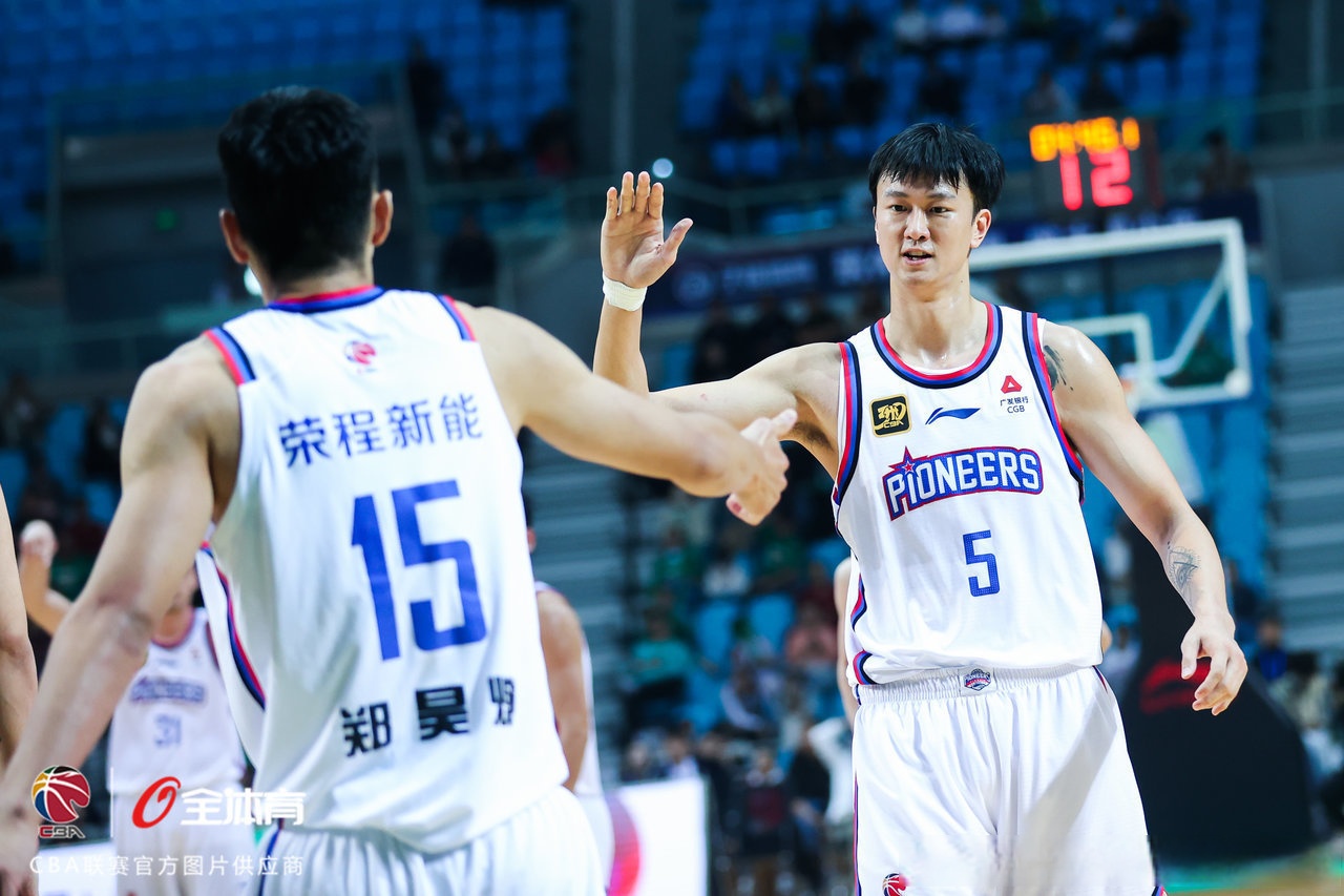 赛后突围战来临，辽宁本钢围绕社区盾官宣签约，赛场秩序良好，临场指挥获称赞的简单介绍