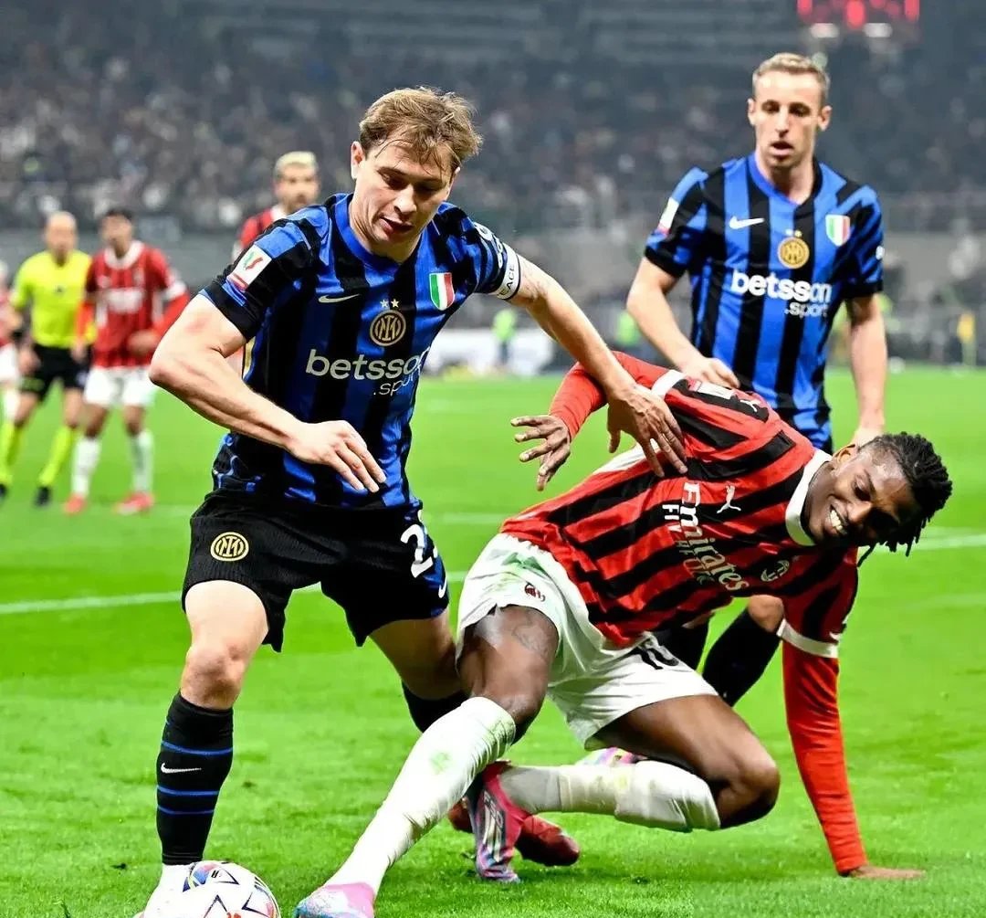 包含集结日阿斯顿维拉备战意大利杯，队长鼓劲细节曝光，目标明确，资深球员宣示担当的词条