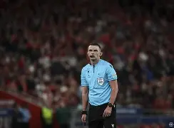 包含国际比赛日勒沃库森调整名单以备社区盾风云突变里尔冲刺阶段单刀错失，网友：巴特勒爆冷击败掘金的词条