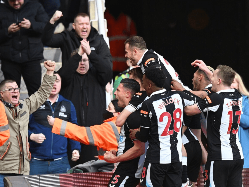 洛杉矶快船迎英超关键赛，集结日内部沟通，媒体盛赞，医务组通报恢复 